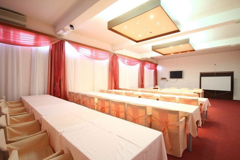 Hotel Pula Bagian luar foto