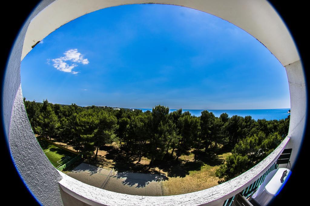 Hotel Pula Bagian luar foto