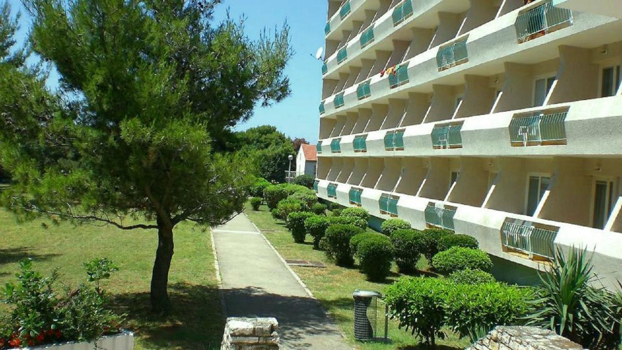 Hotel Pula Bagian luar foto