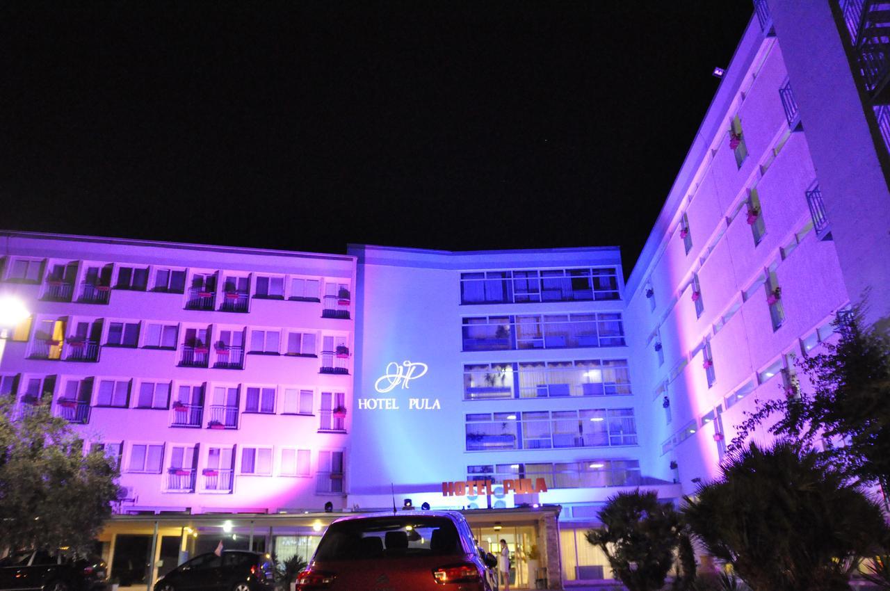 Hotel Pula Bagian luar foto