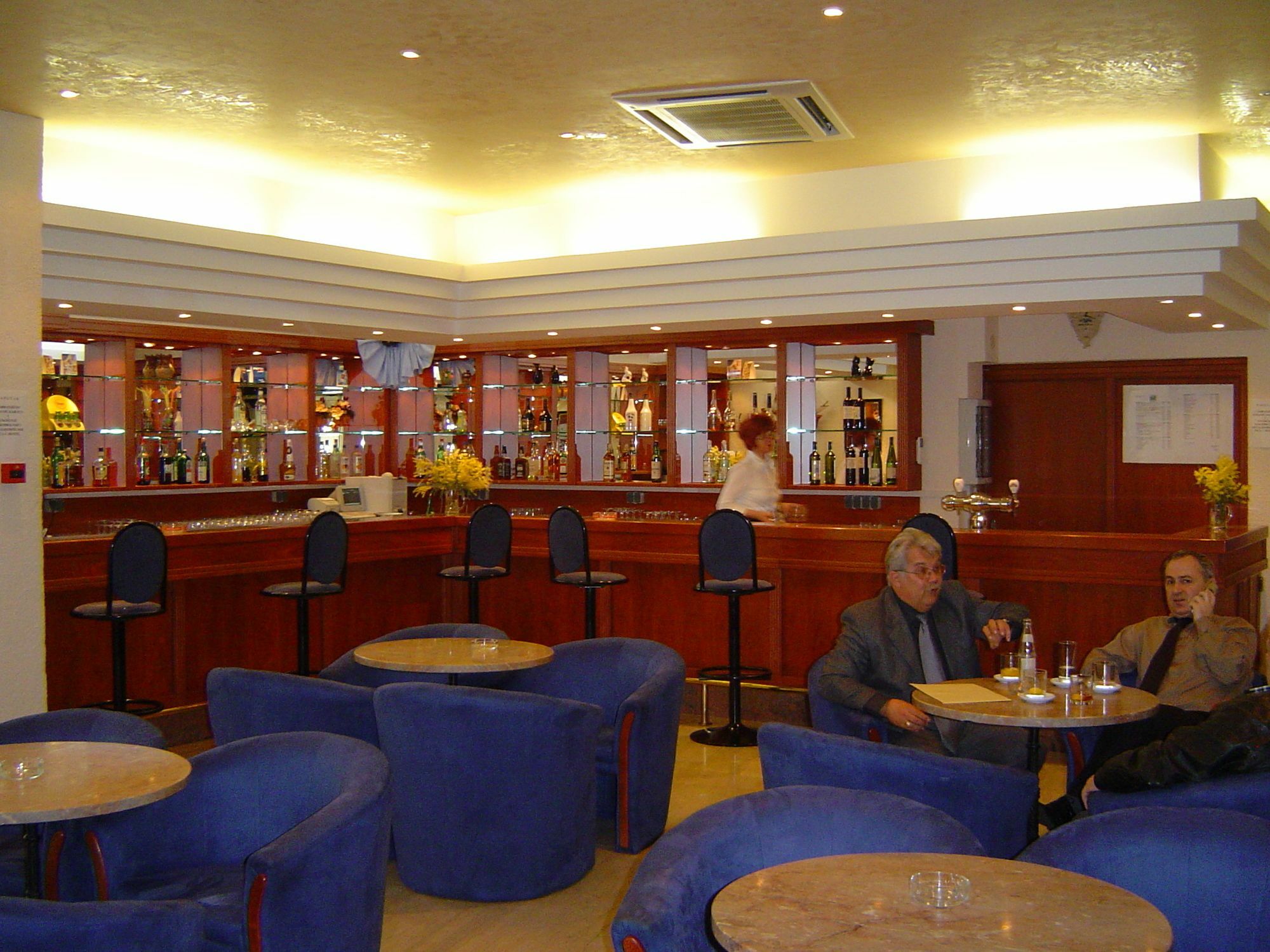 Hotel Pula Bagian luar foto