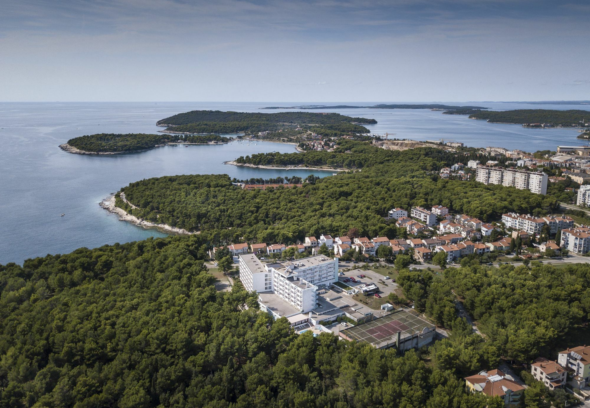 Hotel Pula Bagian luar foto